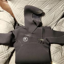 5/4mm Hooded Fullsuit Wetsuit (Ho Stevie Brand Men’s Size XS)