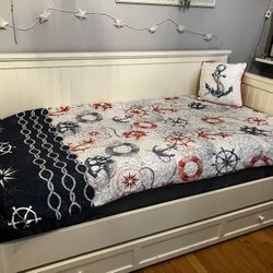Pottery Barn Twin Day Bed With Trundle 