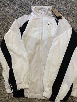 New Nikes Woman’s Jacket