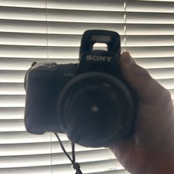 Sony DSLR Camera Bundle  – 200$ OBO
