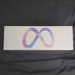 Meta Quest Pro VR Stand-Alone Headset