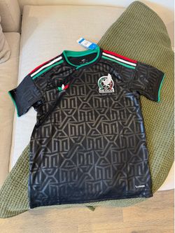 Mexico jersey (m) but fits like small