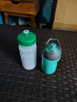 Protein Shaker Bottle with Cup – Green & White – Used
