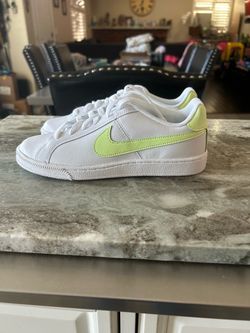 6.5W Nike Court Royal