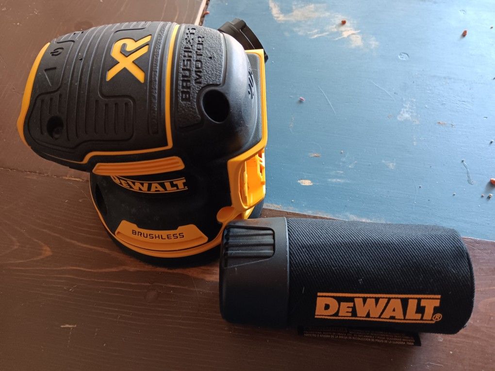 New Dewalt Random Orbital Sander (Tool Only)