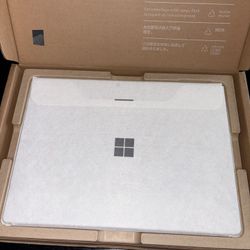 Microsoft Surface Pro 10 w/ 5G | Ultra 7 | 16GB RAM | 256GB SSD 🚨