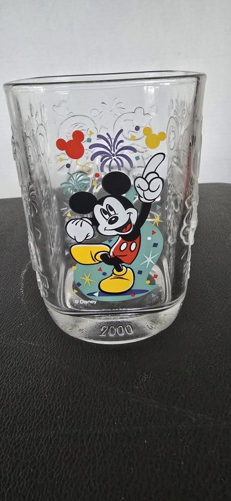 Walt Disney World 2000 Mcdonald's Commerative Glass