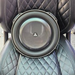 JL Audio 13TW5 