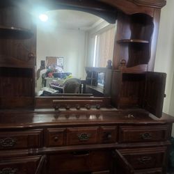 Dresser With Mirror