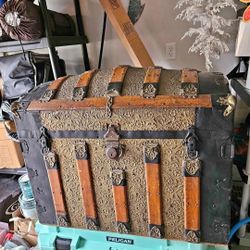 Beautiful Steamer Trunk