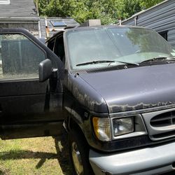 2000 Triton V8 Ford Van 137k Miles 