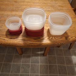 Rubbermaid Tupperware 