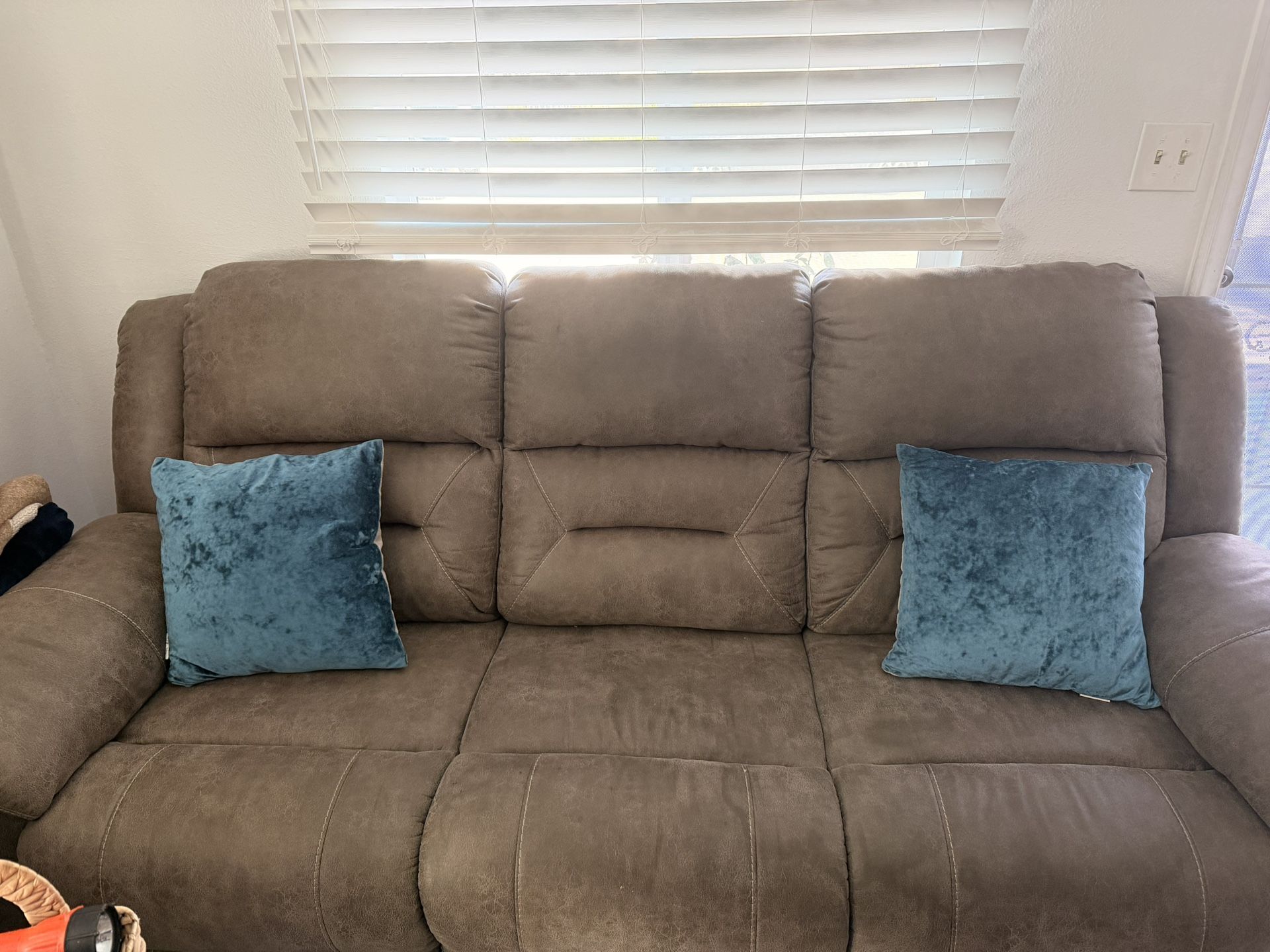 Recliner Couch 