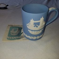 Vintage Blue Jasperware Wedgwood Christmas Tankard Mug 1975 made in England Tower Bridge A96Z100