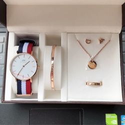 DW Quartz Watch