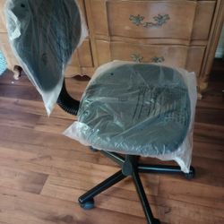 IKEA HAJDEBY ROLLING OFFICE CHAIR