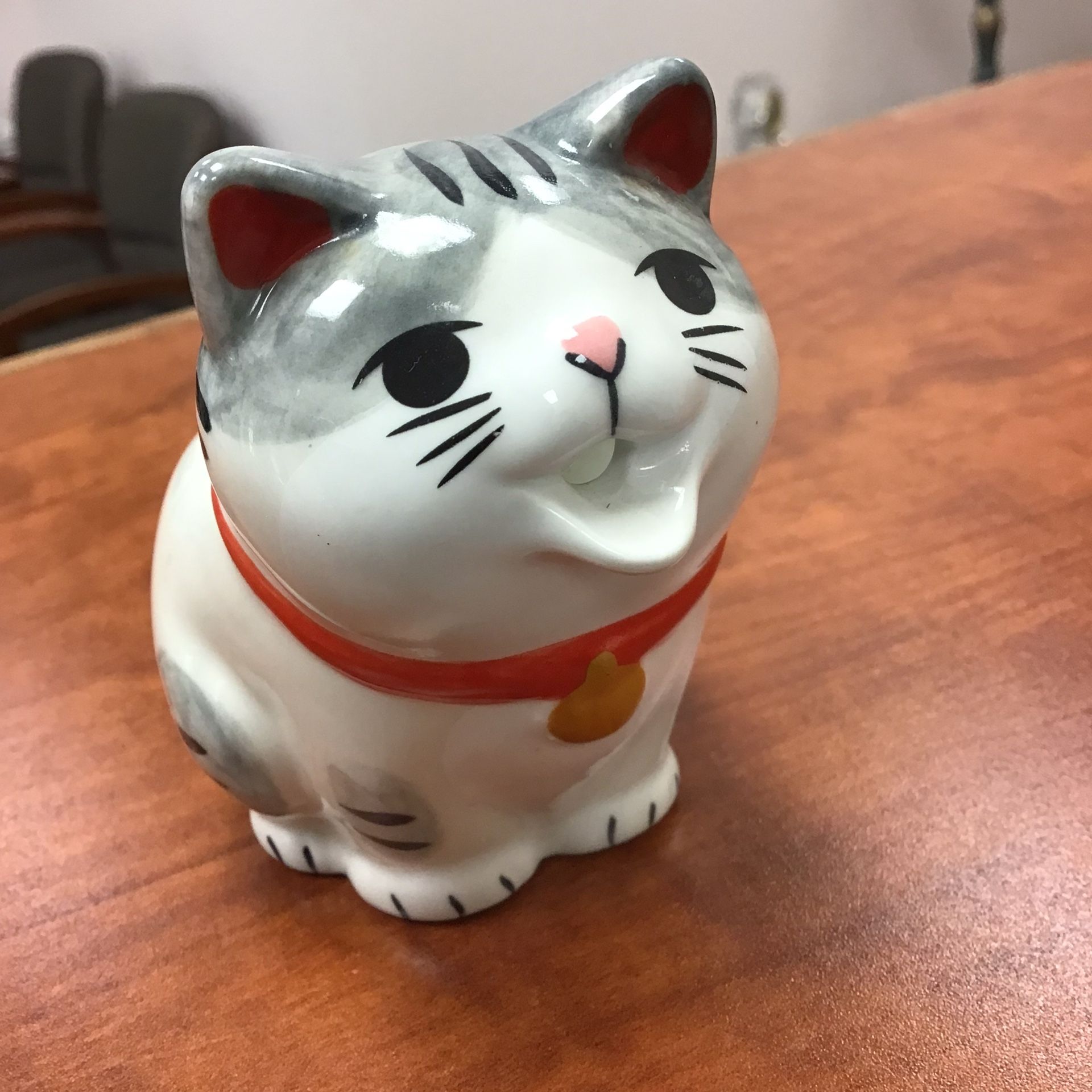 Maneki Neko Japan Lucky Cat Creamer Pitcher