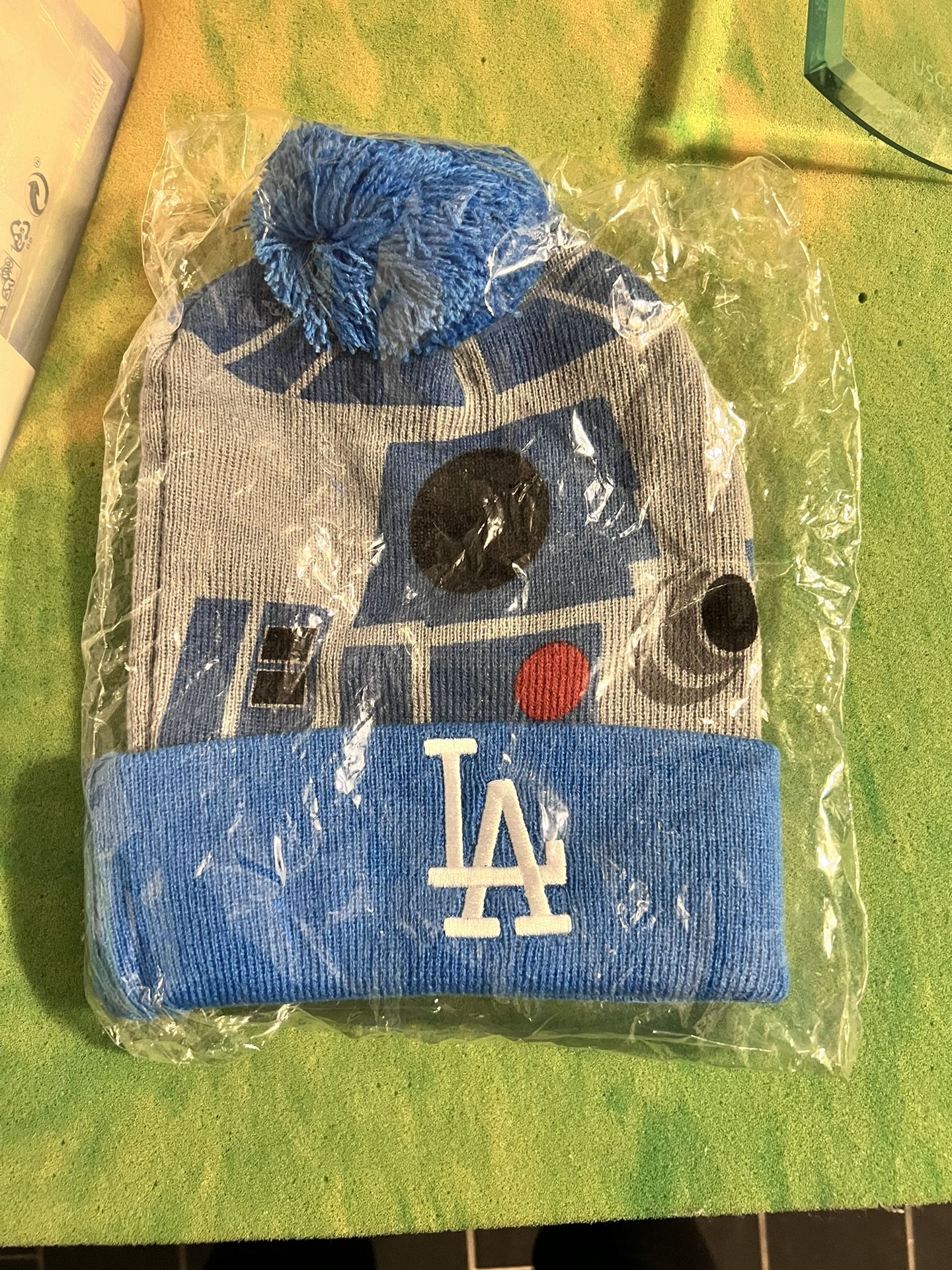 Star Wars Dodgers Beanie R2D2