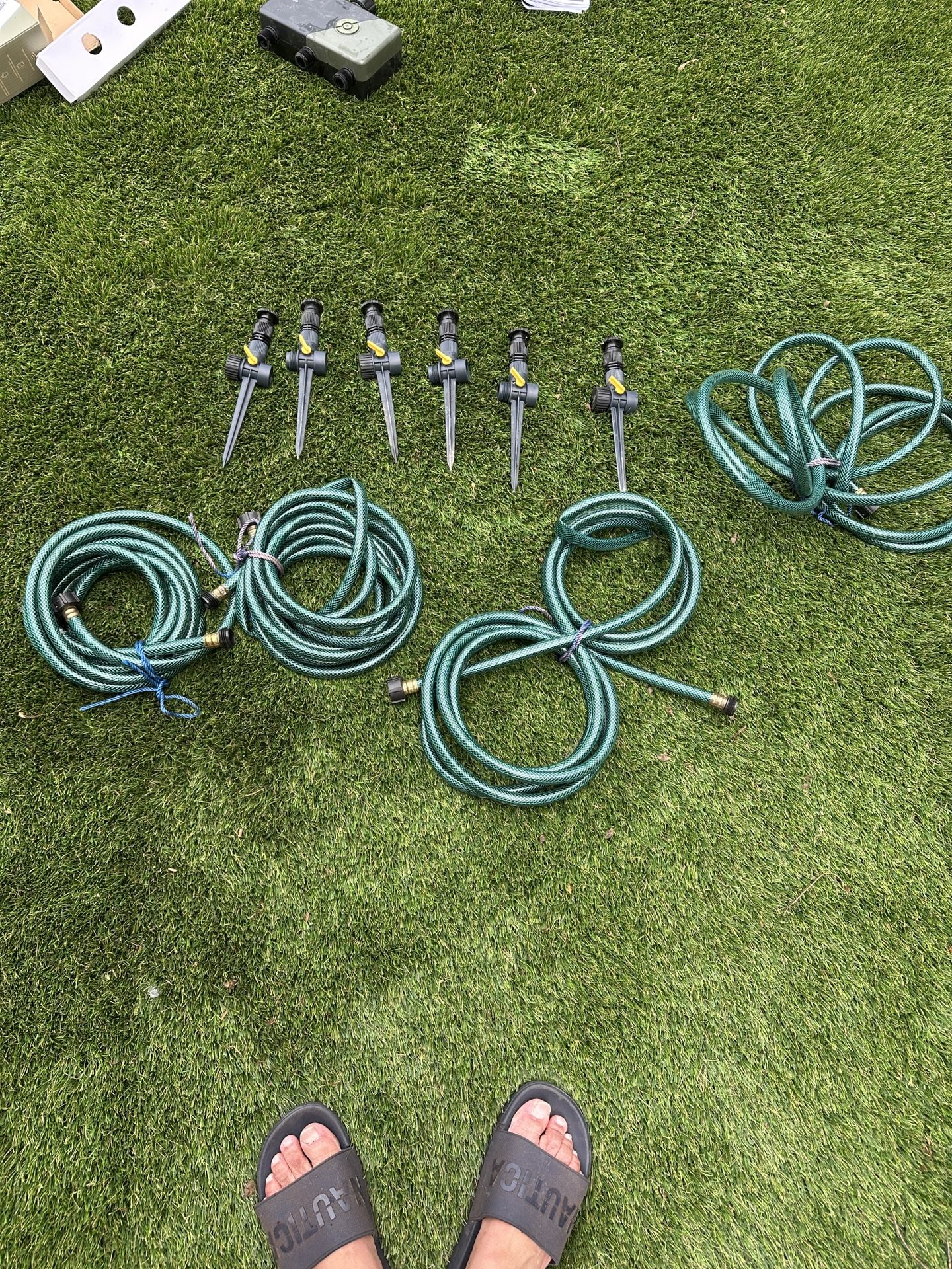 Melnor adjustable spike set sprinkler