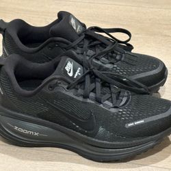 Nike Vomero 18 Women SZ. 7.5