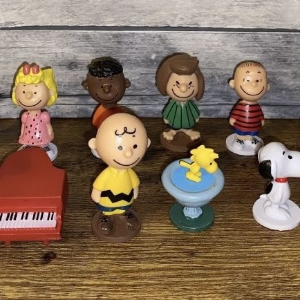 Peanuts Charlie Brown Snoopy Set 12 Figures Toys Cake Topper