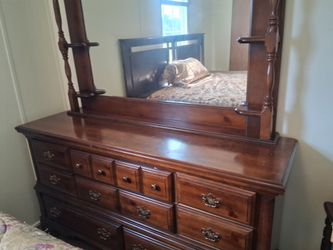 BEDROOM DRESSER