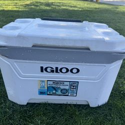Igloo 60  QT Wheeled Cooler