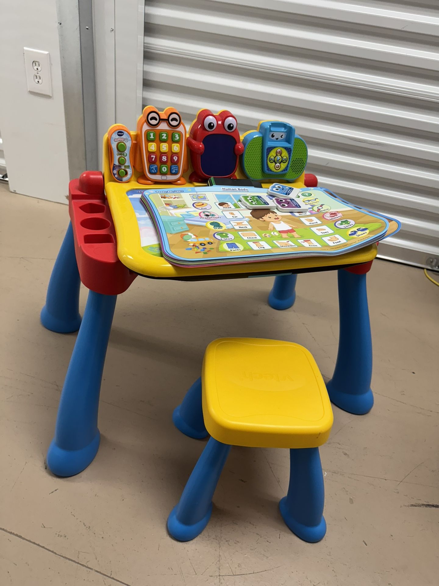 V-Tech Learning Desk With Extra Learning Pack