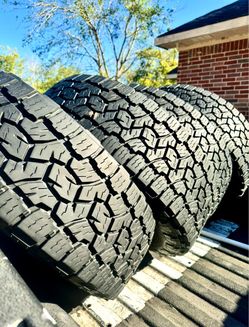 275-70-18 Toyo All Terrains tires