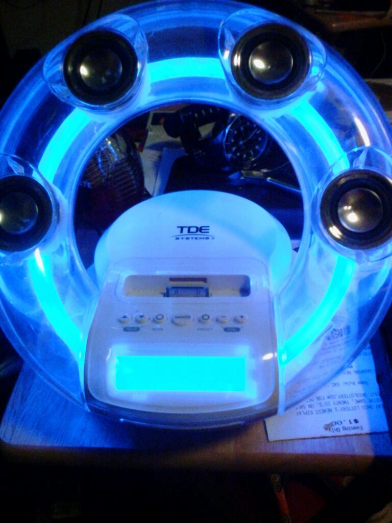 iPod speaker dock