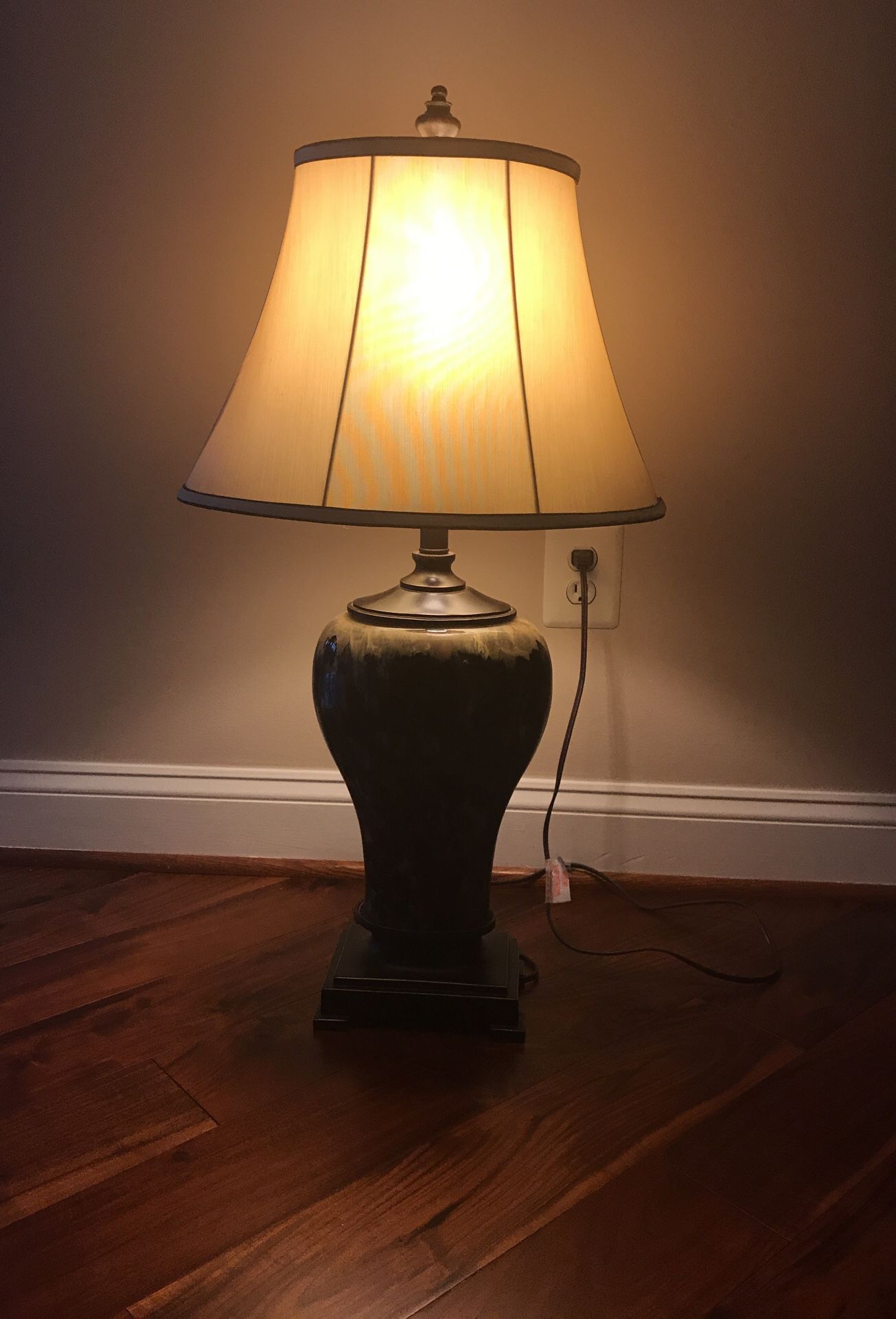 Beautiful lamp $10