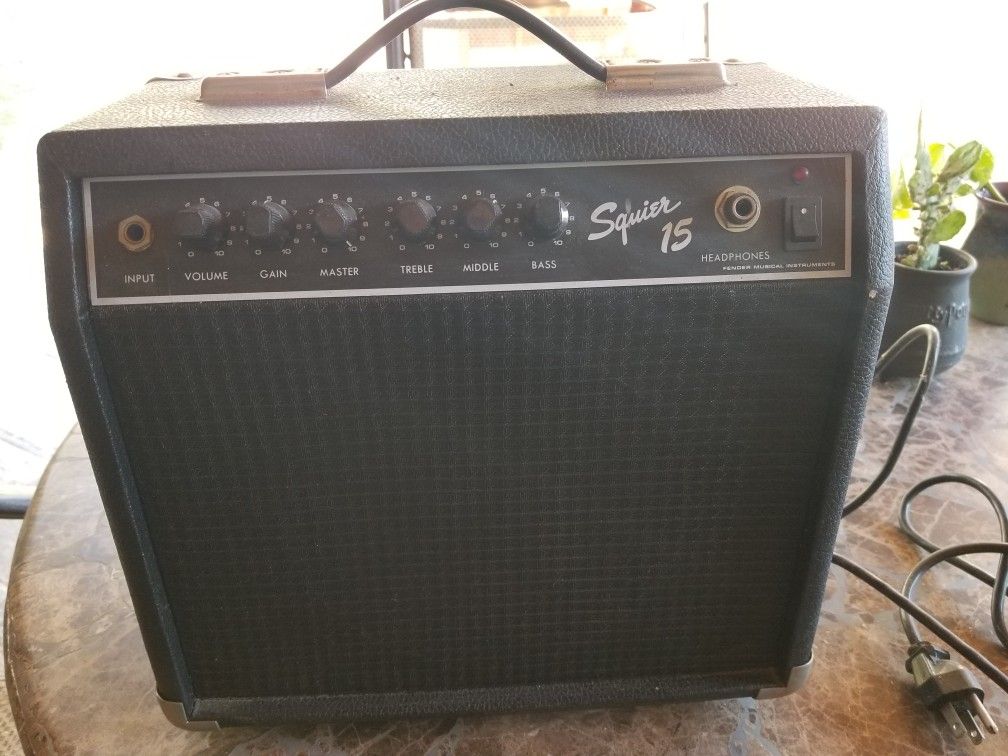 Squier 15 Watt Guitar Amplifier