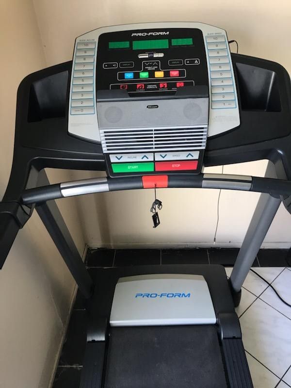Proform 600 LT Treadmill for Sale in Garden Grove, CA OfferUp