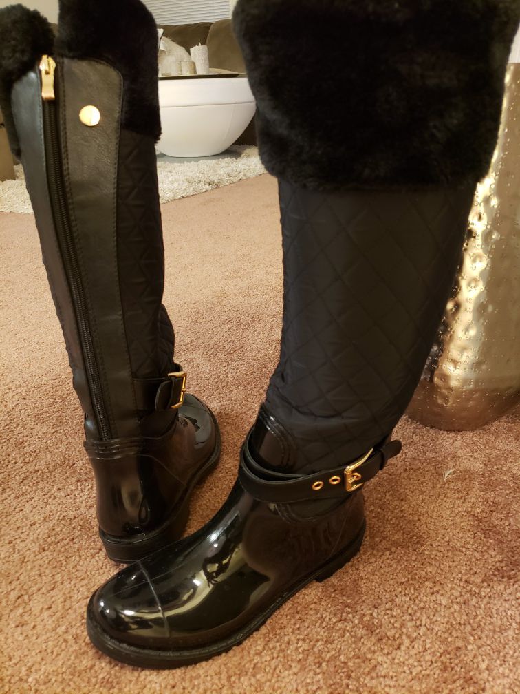Guess Women's boots. Pls check my other items!
