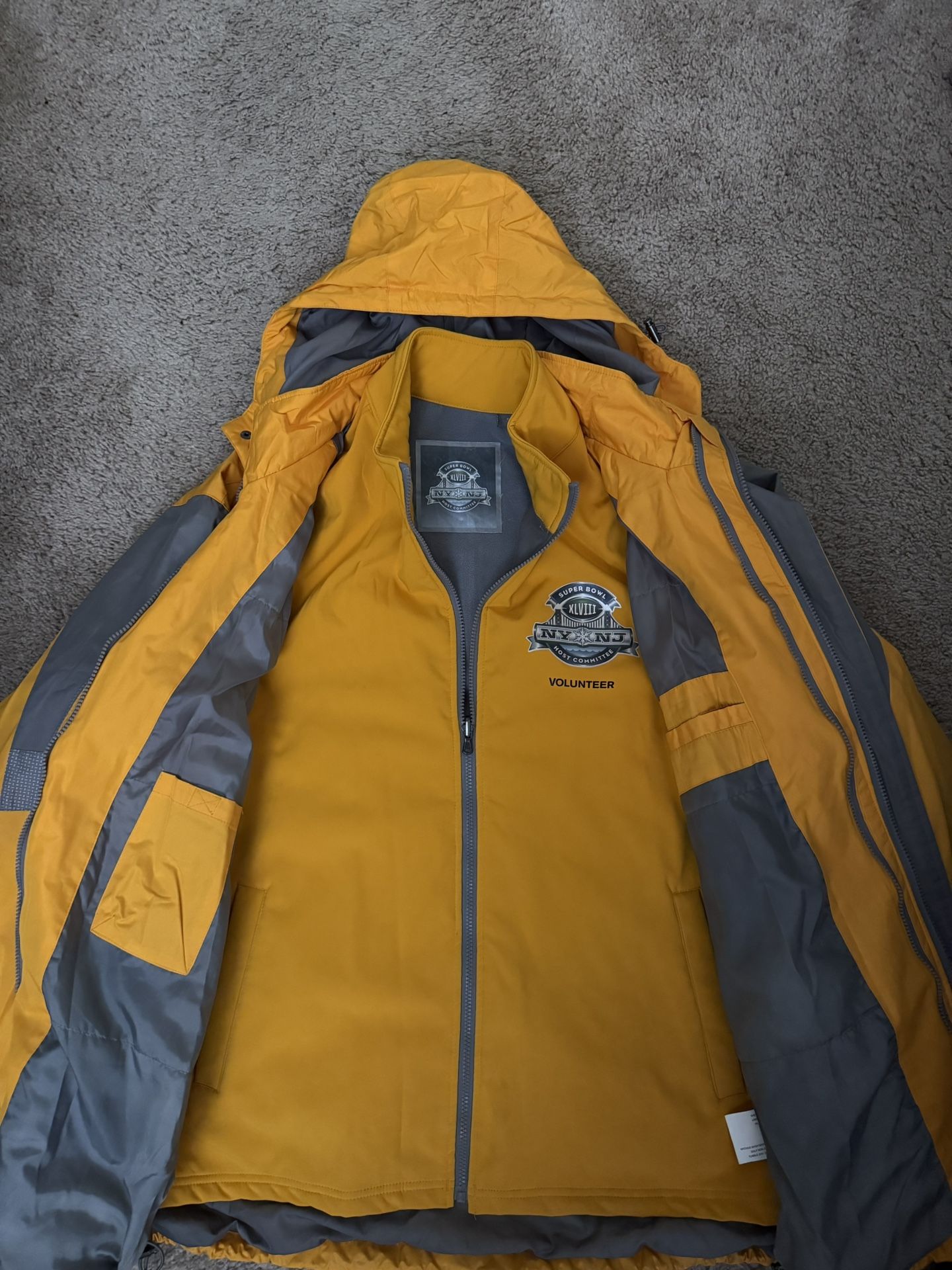 Super Bowl XLVIII / Football / NY NJ Jacket with attachable and detachable track jacket 2 piece set. Yellow Winter