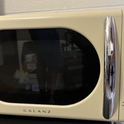Microwave Retro Style 