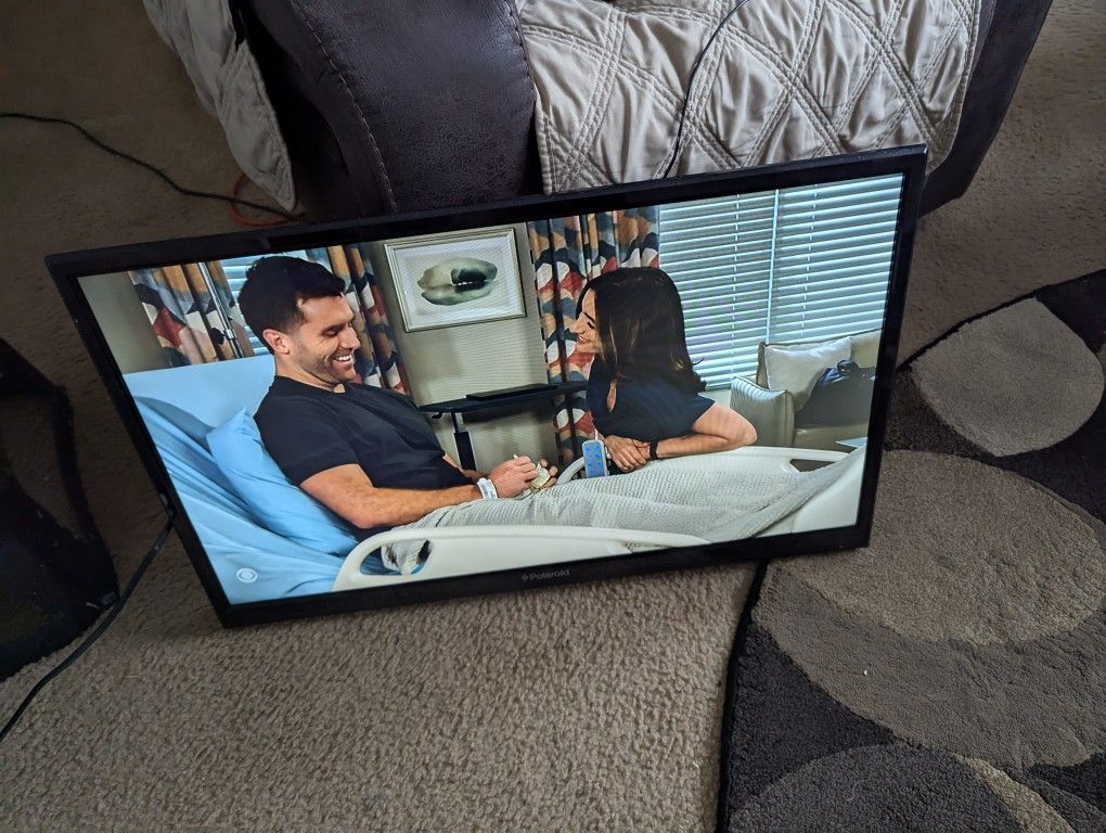 32-In Polaroid TV With Remote No Stand
