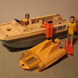 Vintage Fisher-Price 1976 SEA EXPLORER Boat, Sea Sled, 2 Figures & Accessories 