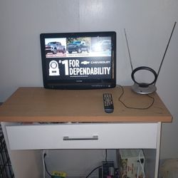 Toshiba 20inch Flat Screen TV/Antenna/Remote 