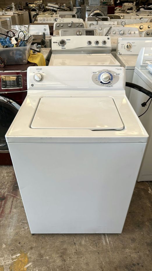White Kenmore Washer with Agitator, Top Load