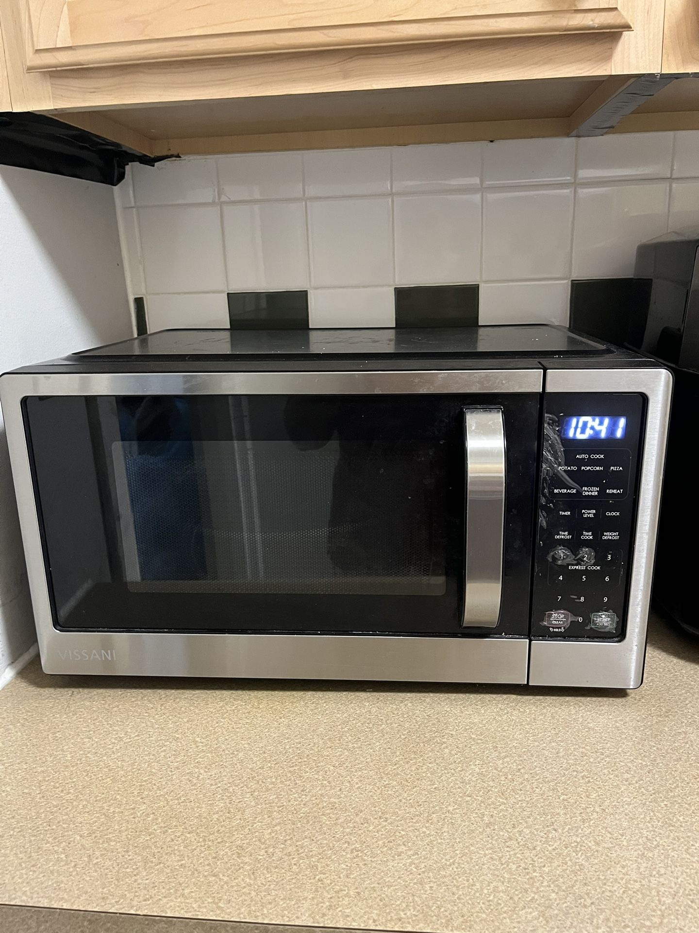 2 potable Air Conditioner/1 Window Air Conditioner/1 Microwave