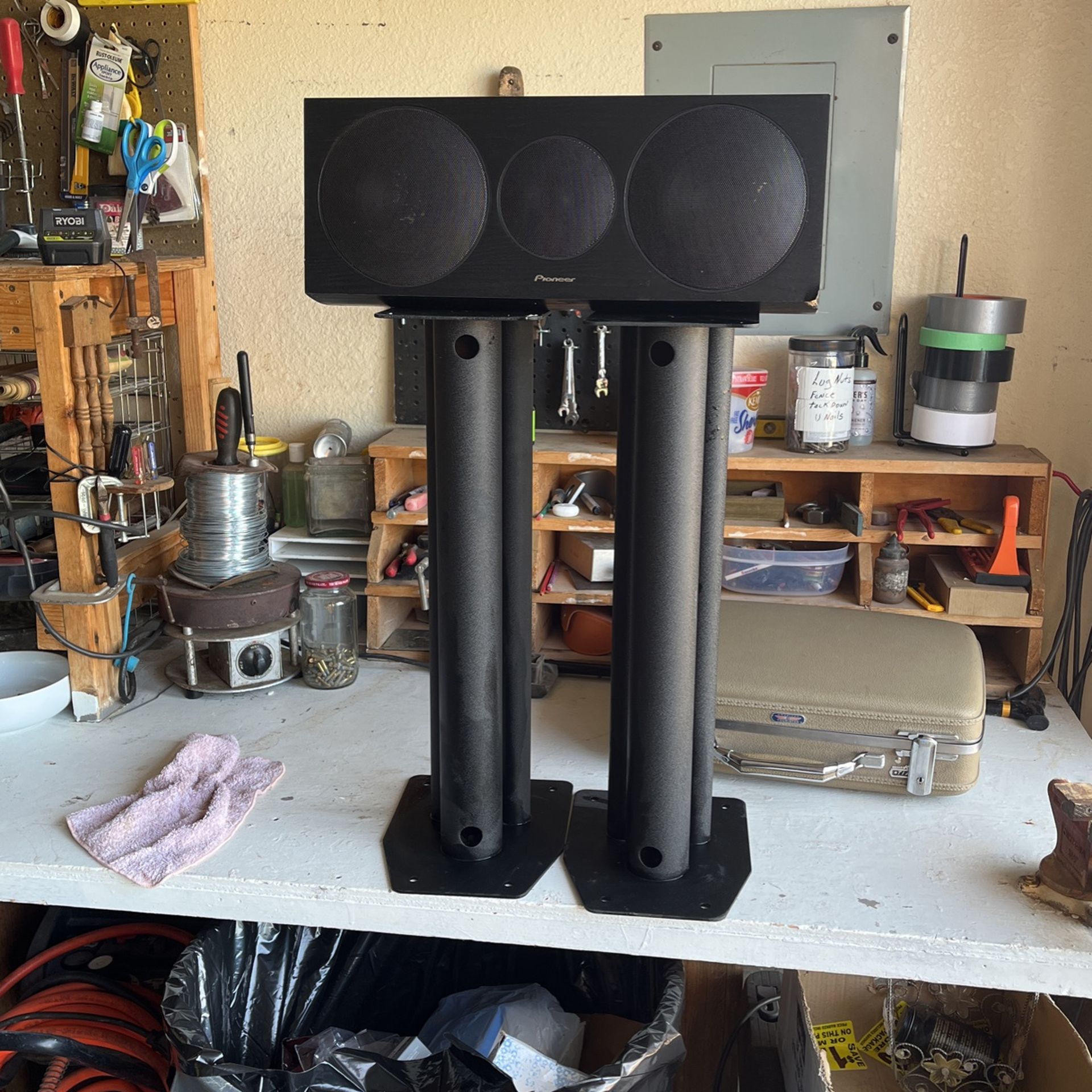 Pioneer A Jones SP-c21 130W 6 Ohms + Speaker Stands