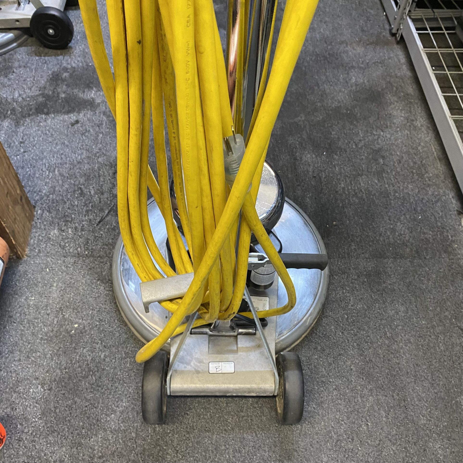 Advance Pacesetter 20HD Floor Machine for Sale in Lakewood, CA OfferUp