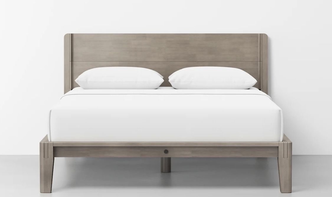 Thuma Gray Wood Bedroom Set