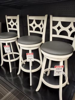 24" Swivel Barstool