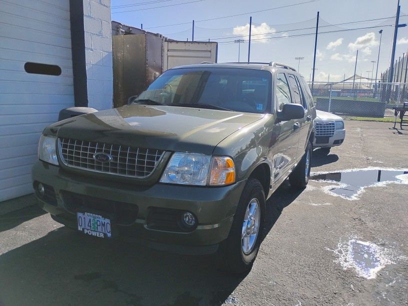 2004 Ford Explorer