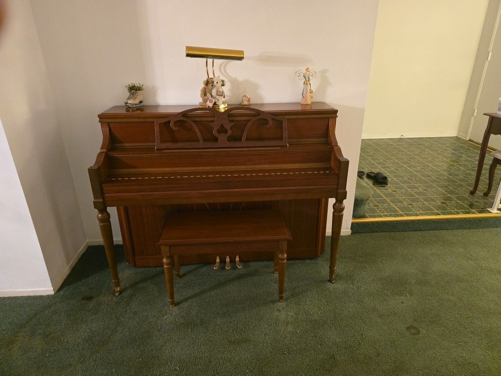 Kawai Piano Older Piano But It Looks Like It Has Not Aged A Day