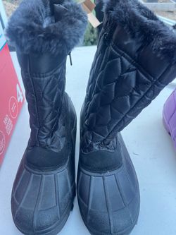 Black Quilted Winter Snow Boots, size 8