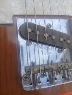 Guitarra y bocina eléctrica