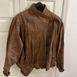 Women’s 14/16 Real Leather Bomber Jacket w/ Batwing Sleeves